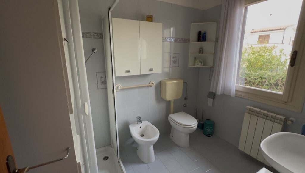 Image gallery image